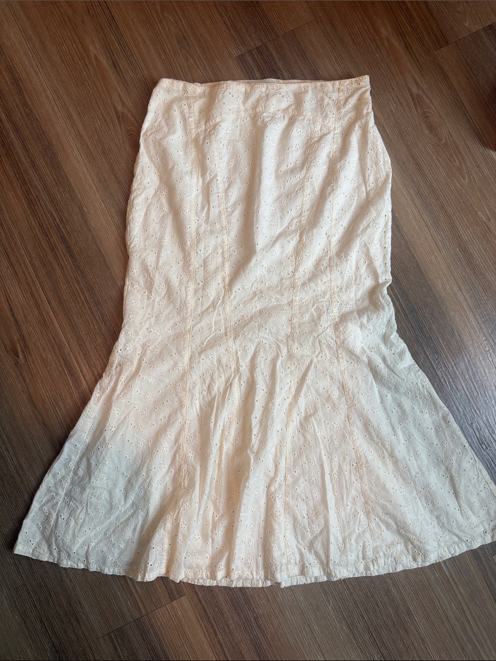 UO Urban Outfitters White Cream Eyelet Mermaid Hem Maxi Midi Skirt NWOT